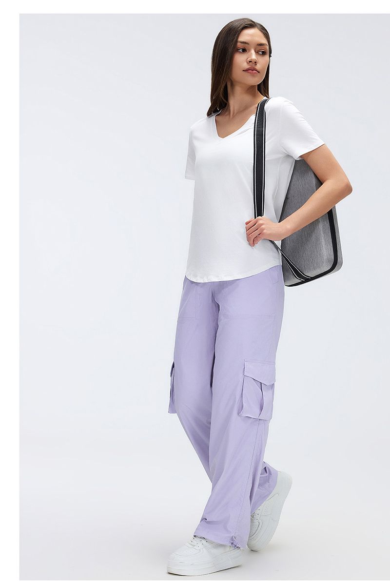 a women wear lavender purple cargo pants